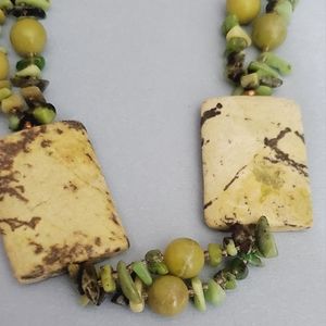 Beautiful green natural stone Artesian necklace aventurine jade agate jade vtg